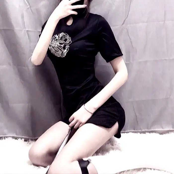 百美嬉春